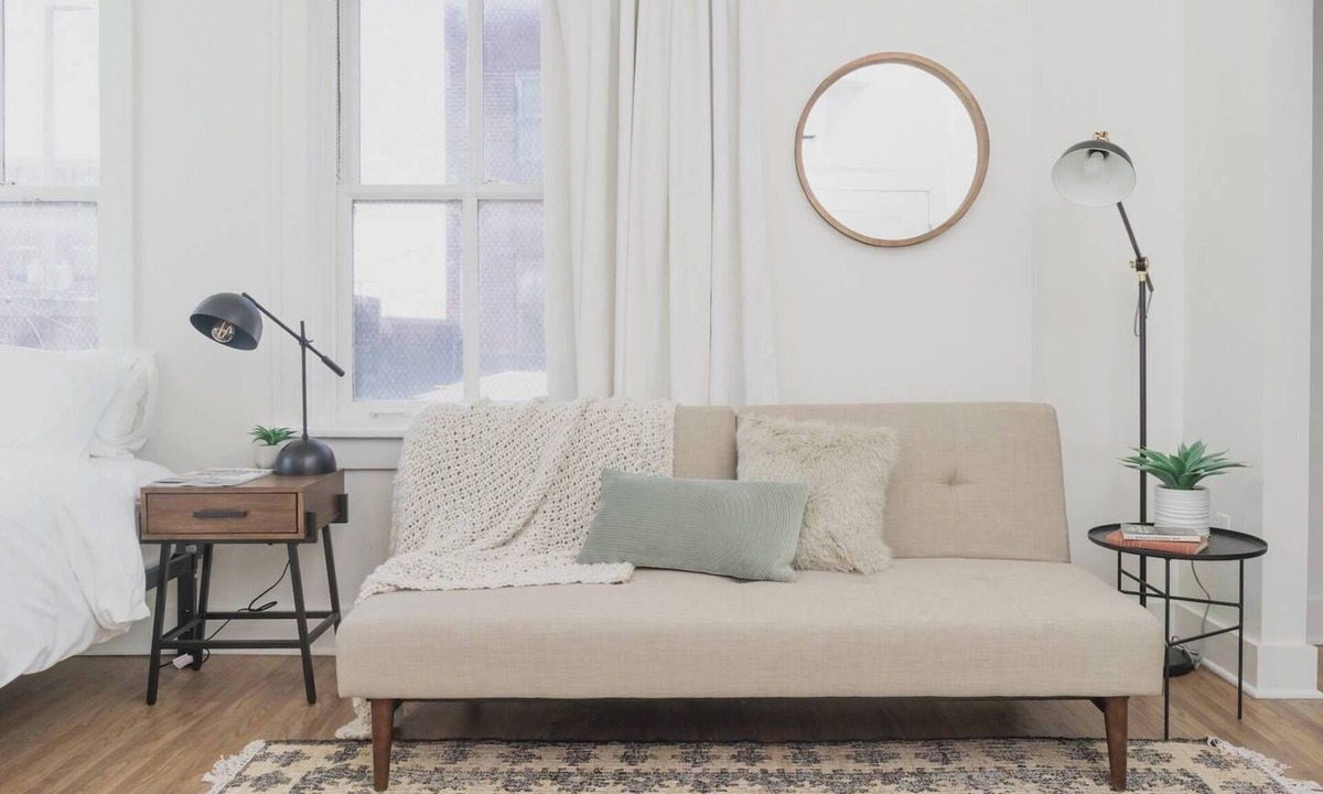 Brady Arts District Apartment | Room 2-1 Summary: In
