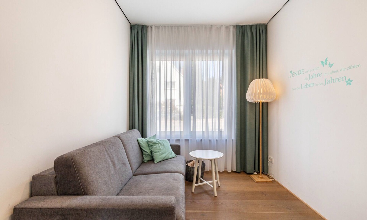 Voehringen Apartment | Room '3' with Shared Terrace and Wi-Fi