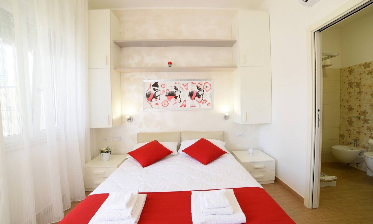 Torre Canne Apartment | Room 5 with Shared Garden