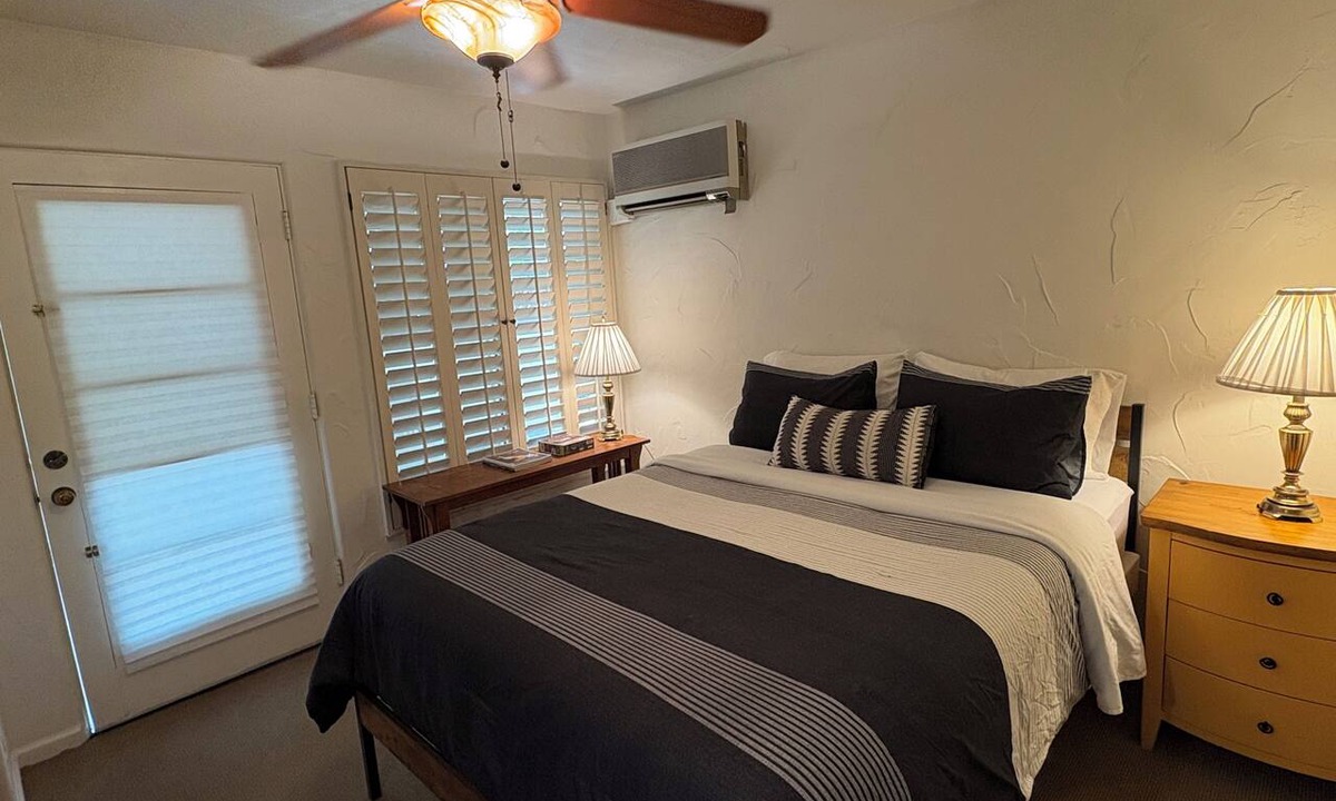 Historic Tennis Club Apartment | Room 7️⃣ Studio in a charming boutique hotel, by the pool in downtown PS 🌼