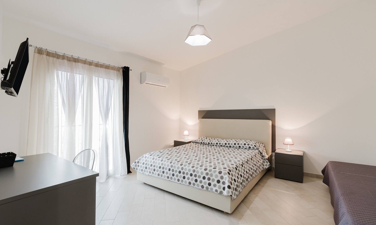 San Giuseppe Jato Apartment | Room "Camera 2" with Balcony, Wi-Fi, and Air Conditioning