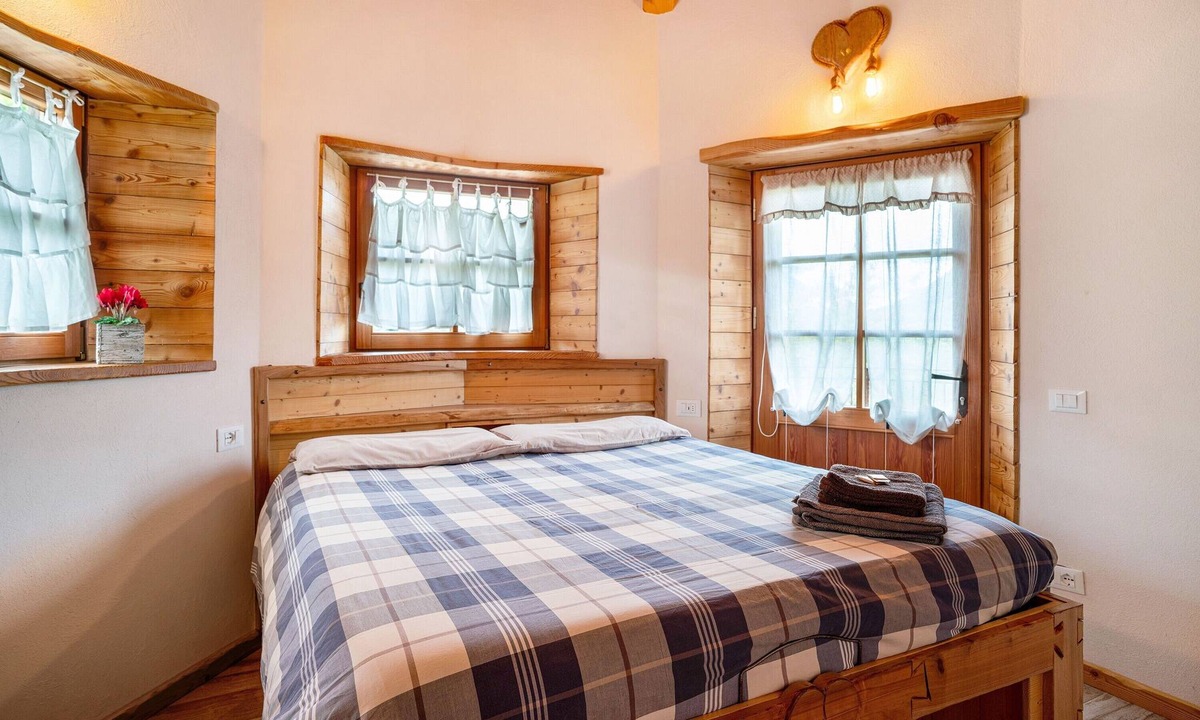 Arsie Apartment | Room 'Camera Rotonda' with Mountain View, Balcony and Wi-Fi
