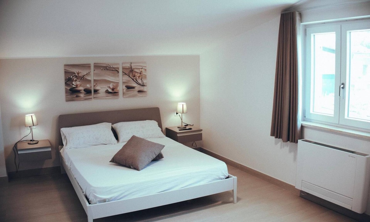 Minturno Apartment | Room 'Camera Tripla Bagno Privato Esterno' with Shared Terrace, Wi-Fi and Air Conditioning
