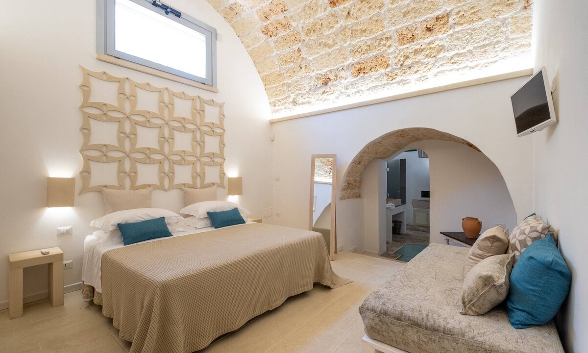 Cutrofiano Apartment | Room 'Casa Litarà, Litarà' with Shared Pool, Wi-Fi and Air Conditioning