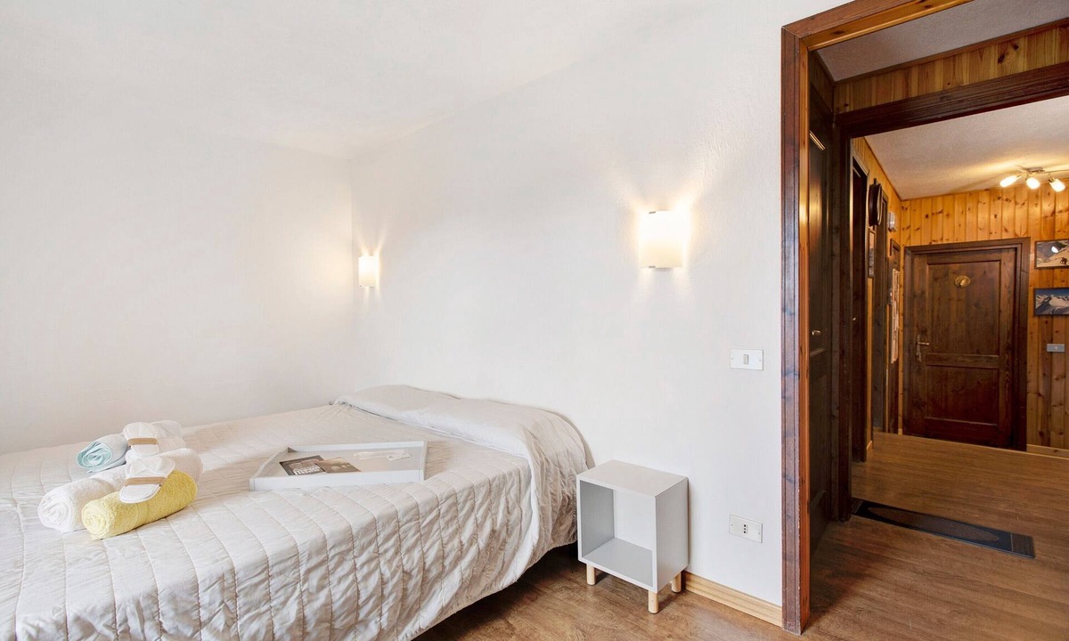 Saint-Pierre Apartment | Room “Grolla” – Intimacy and Tranquility
