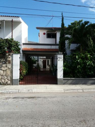 Downtown Cancun House | Room in Cancun Stadium