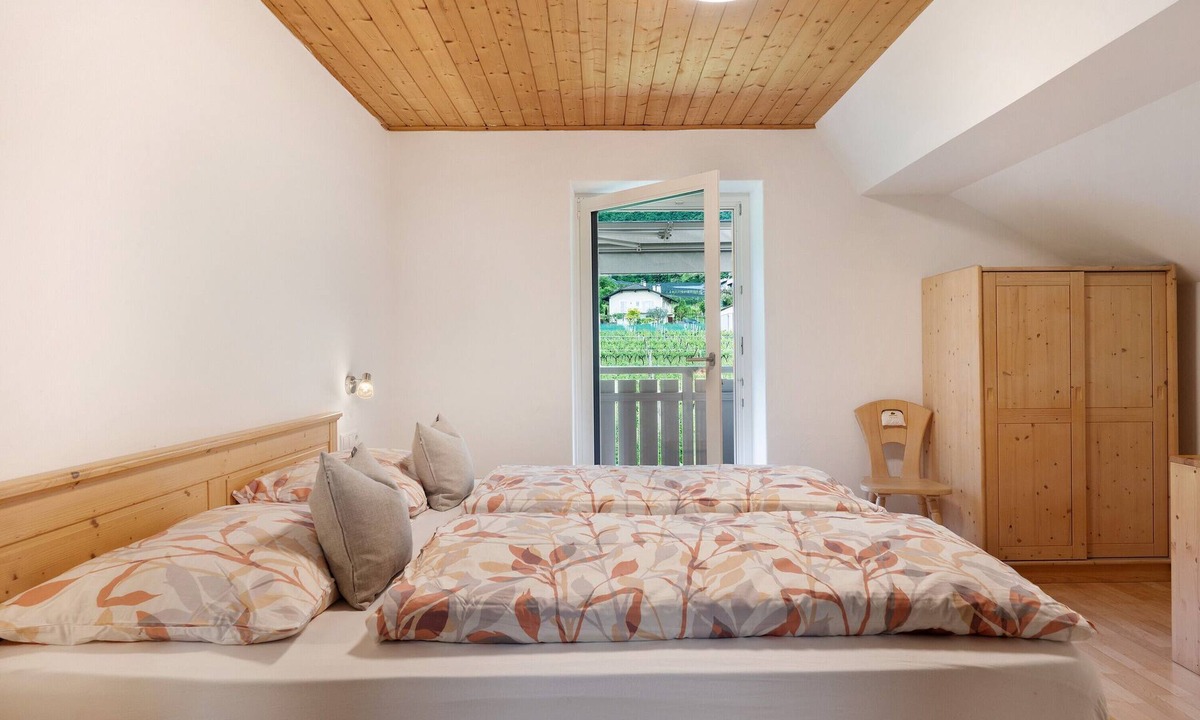 Unterrain/Riva di Sotto Apartment | Room 'Haus Stolz with Breakfast' with Mountain View, Wi-Fi and Air Conditioning