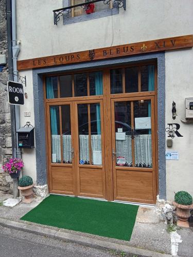 Rossillon Bed & Breakfast | Room - Les loups bleus