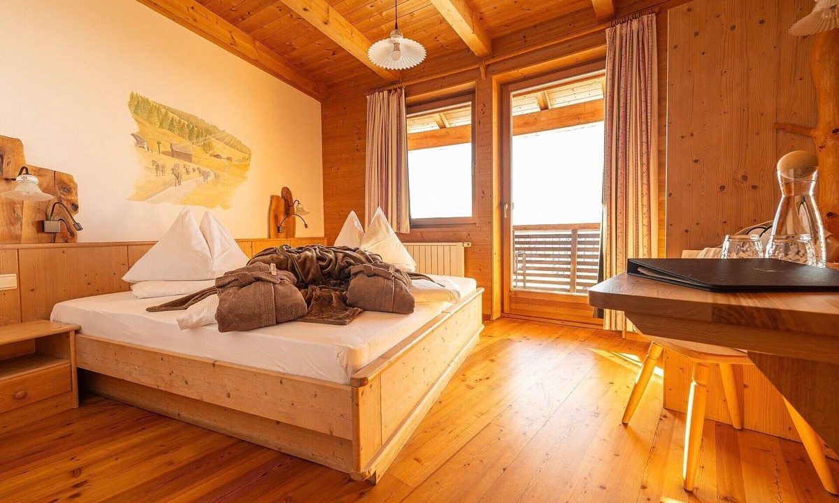 Bressanone Apartment | Room 'Panorama Room 6' with Shared Terrace, Shared Garden and Wi-Fi