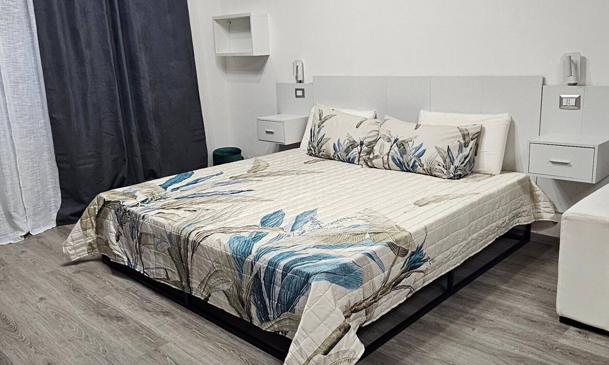 Trionfale Apartment | Room 'Quadrupla' with Shared Terrace, Wi-Fi and Air Conditioning