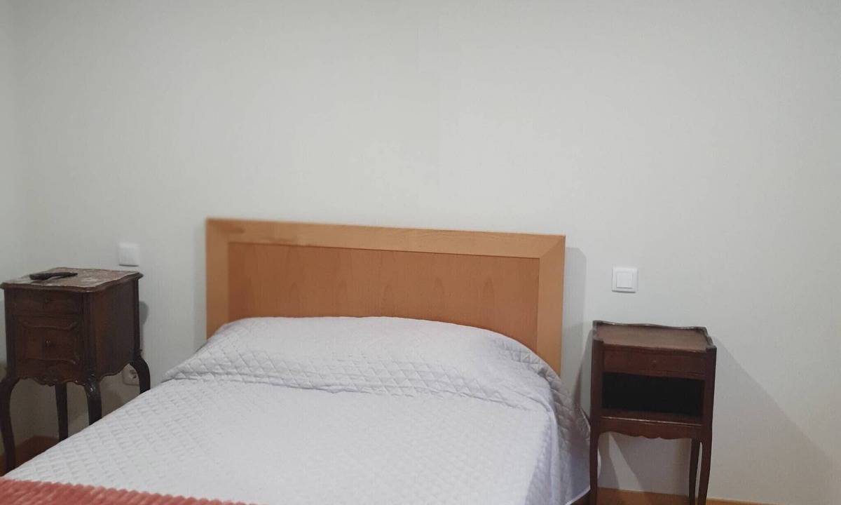 Rossas Apartment | Room 'Quarto 2' with Mountain View, Wi-Fi and Air Conditioning