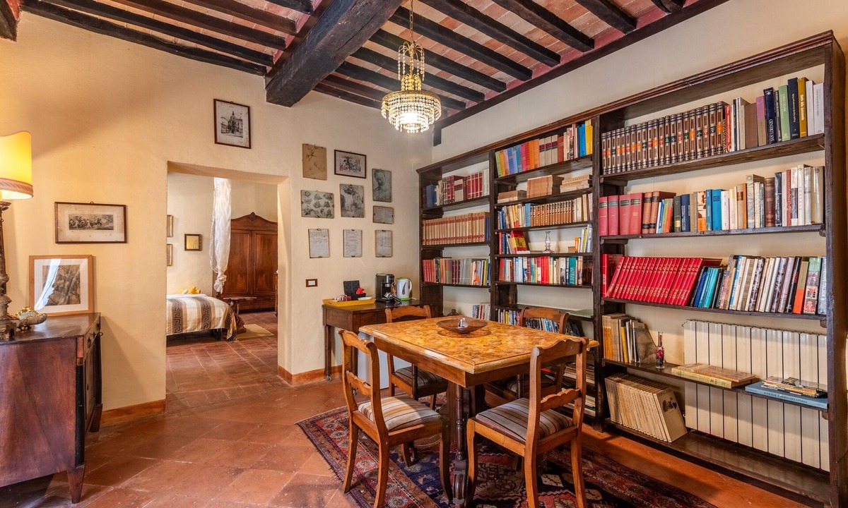 Vescovado Apartment | Room 'Quercia - Antiche Dimore' with Shared Pool, Wi-Fi, and Air Conditioning