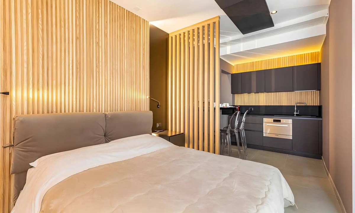 Dossobuono Apartment | Room 'Shakespeare' with Wi-Fi and Air Conditioning