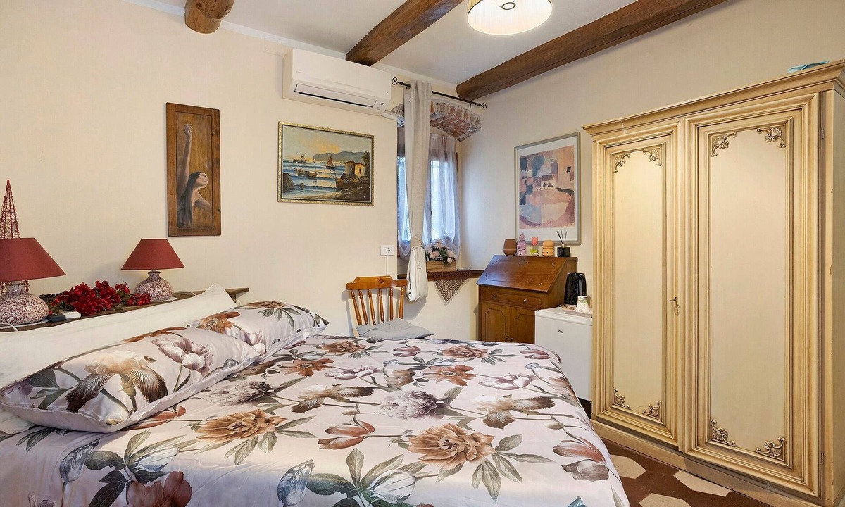 Luni Apartment | Room 'Stanza 2' with Mountain View, Wi-Fi and Air Conditioning