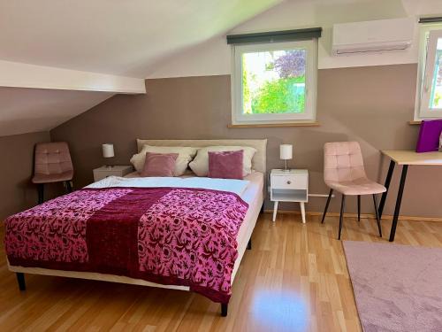 Feldkirchen-Westerham House | Room with a Skylight - gemütliches Zimmer zwischen München und Rosenheim