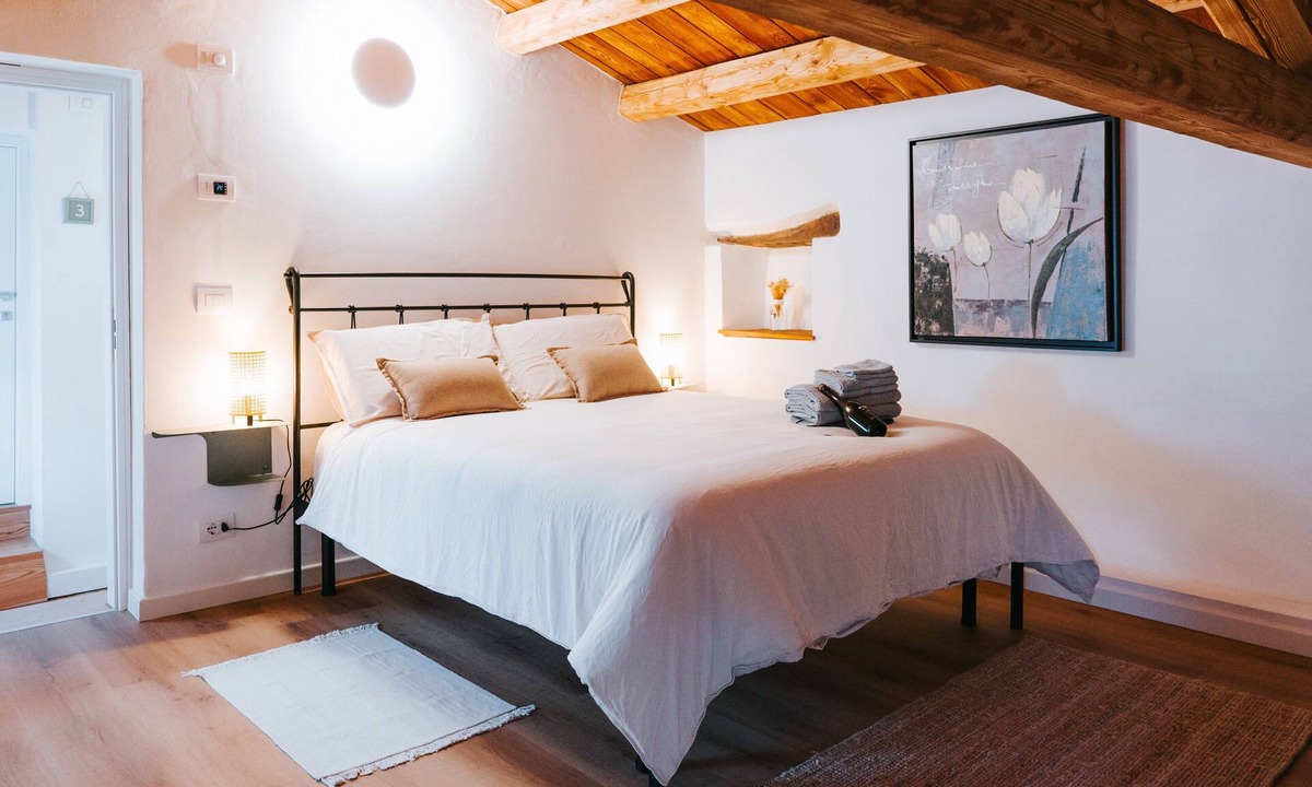 Cison di Valmarino Apartment | Room 'With Castle View' with Wi-Fi and Air Conditioning