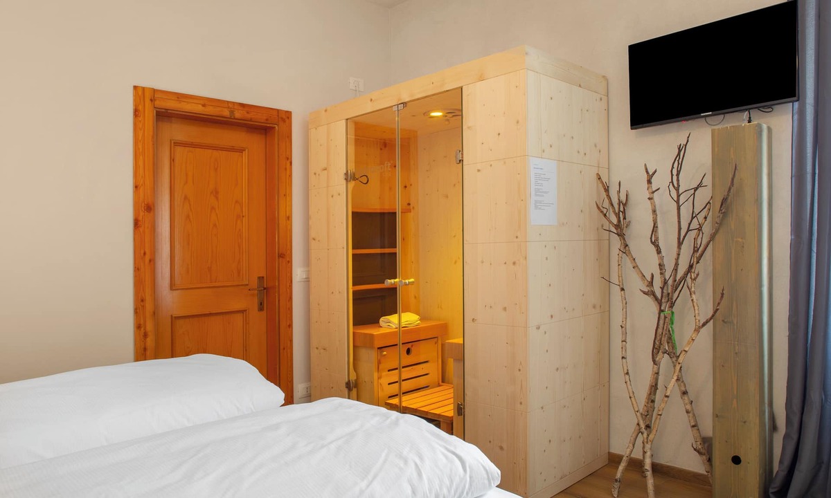 Castello Tesino Apartment | 'Room with Sauna 1' with Mountain View and Wi-Fi