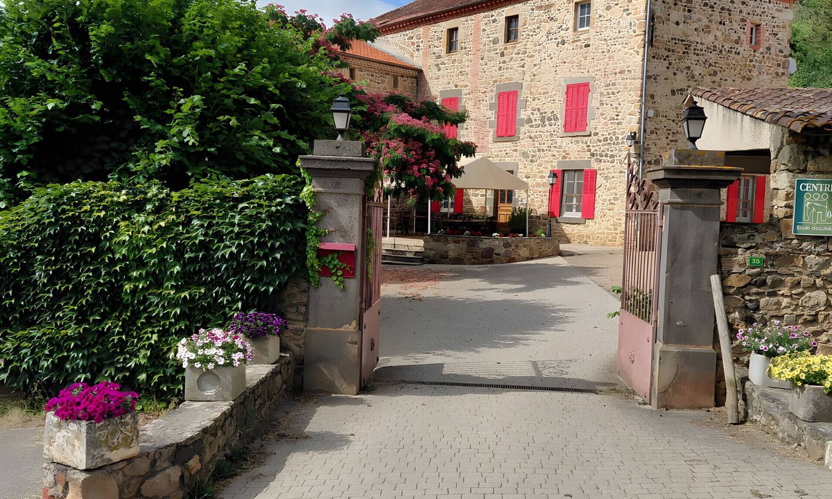 Saint-Gervazy Apartment | Room with Shared Terrace