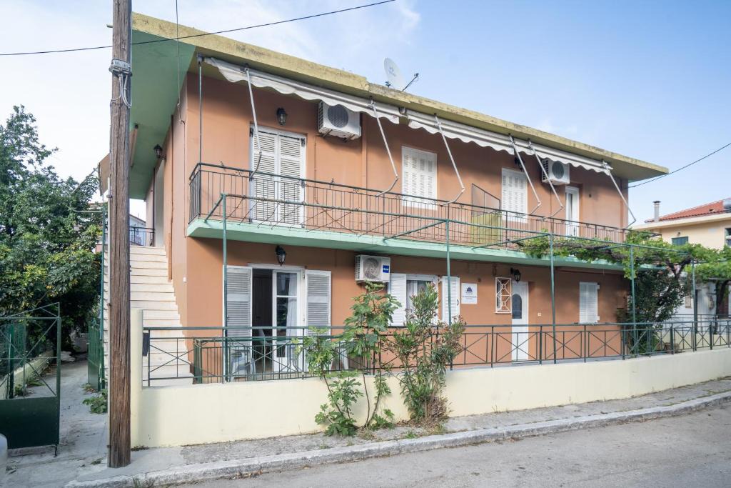 Poros Apartment | Rooms Grapevine