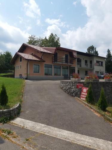 Postojna House | Rooms Zagon
