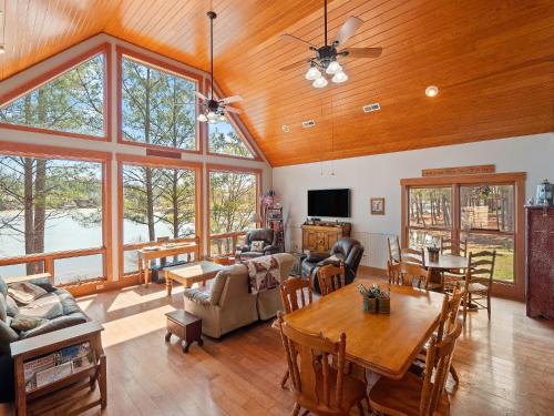 Double Springs House | Roost - Beautiful, Comfortable Home With No Steps And Private Suites