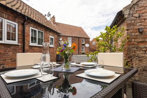 Ollerton House | Ropemaker’s Cottage