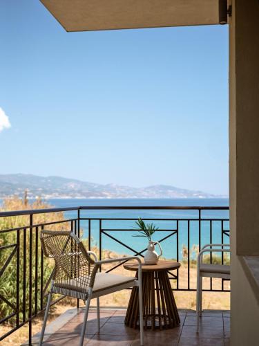 Alikanas Apartment | Rosa Sea Front Maisonette