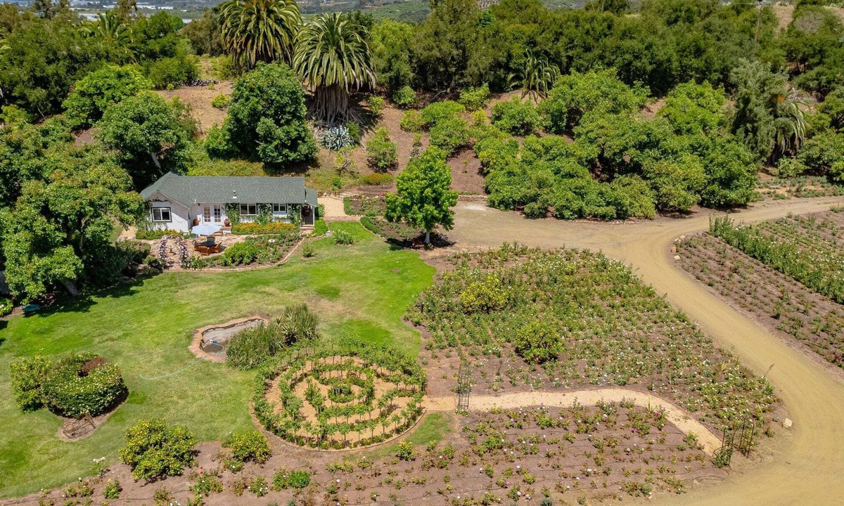 Carpinteria Cottage | Rose Cottage - Blooming Rose Farm