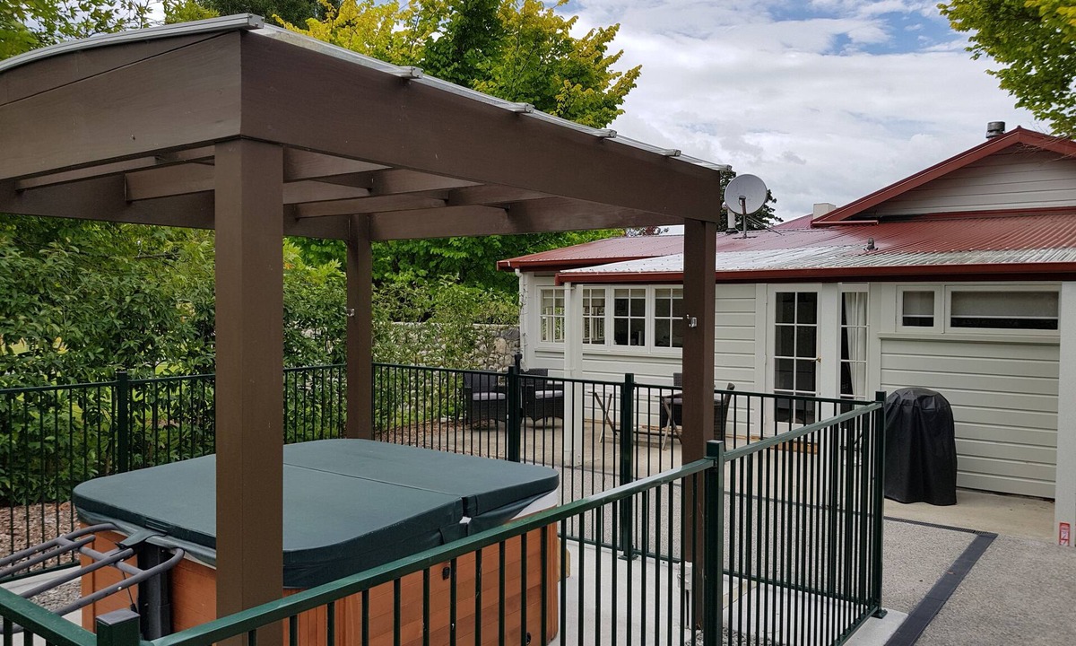 Masterton District Cottage | Rose Cottage - Tranquil retreat