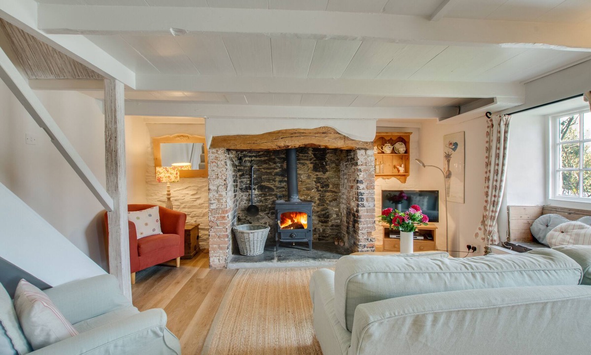 Helford House | Rose Cottage - Two Bedroom House, Sleeps 4