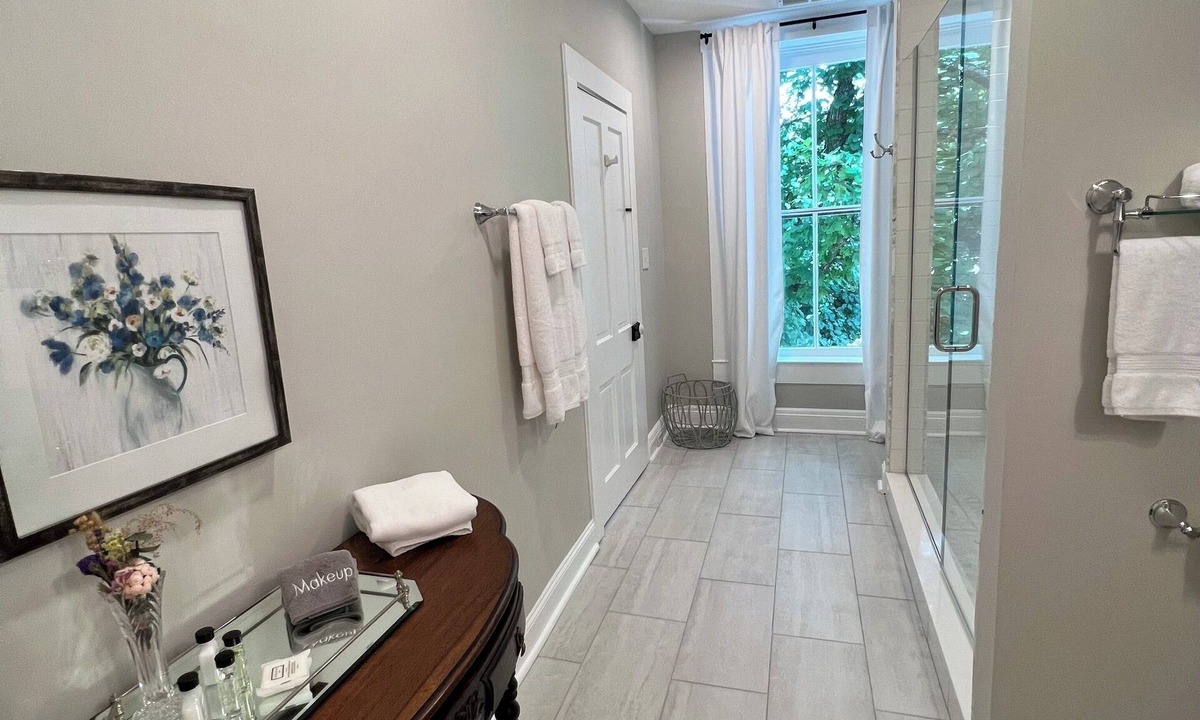 Versailles House | Rose Hill Inn