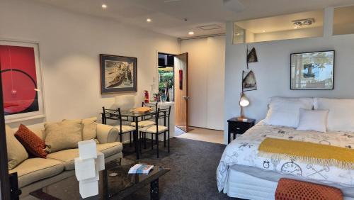 Mahurangi House | Rose House
