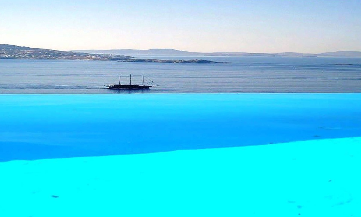 Agios Stefanos House | Rose Studio 3 with shared pool and sea view