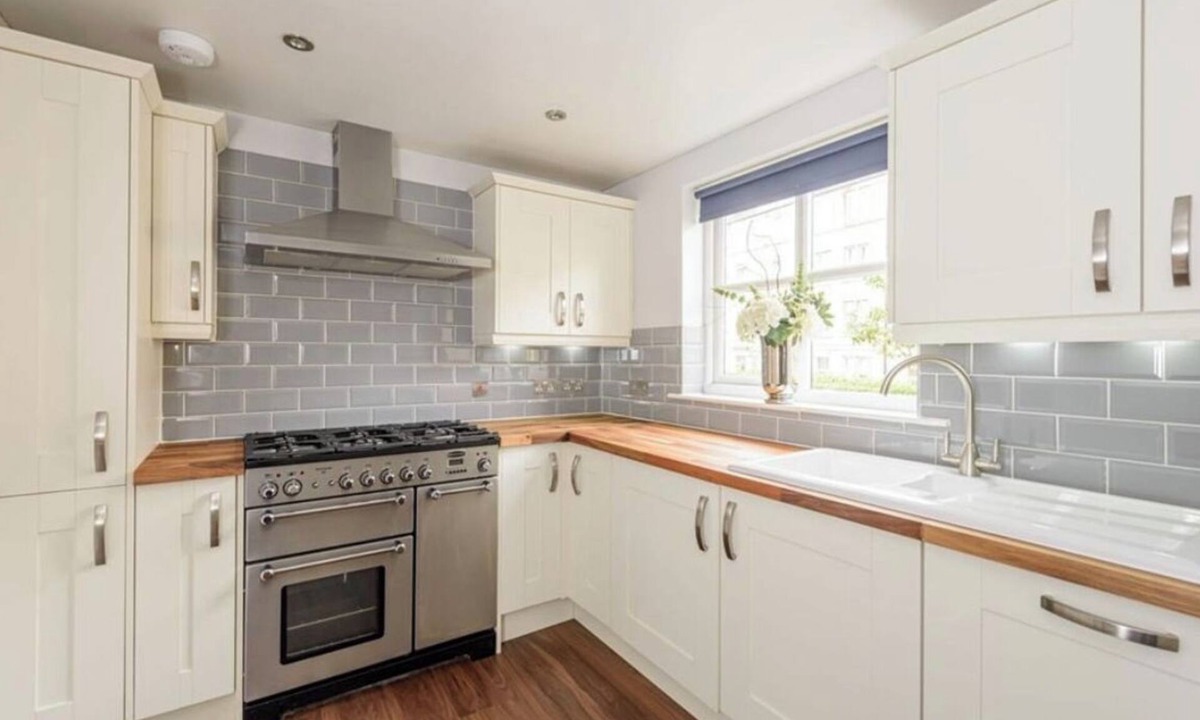 Ellemford Apartment | Roseburn Edinburgh Beautiful 2 Bedroom Apartment