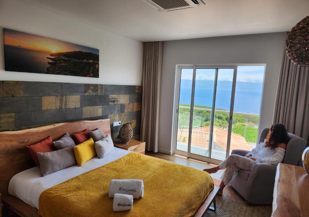 Urzelina House | Rosegarden View