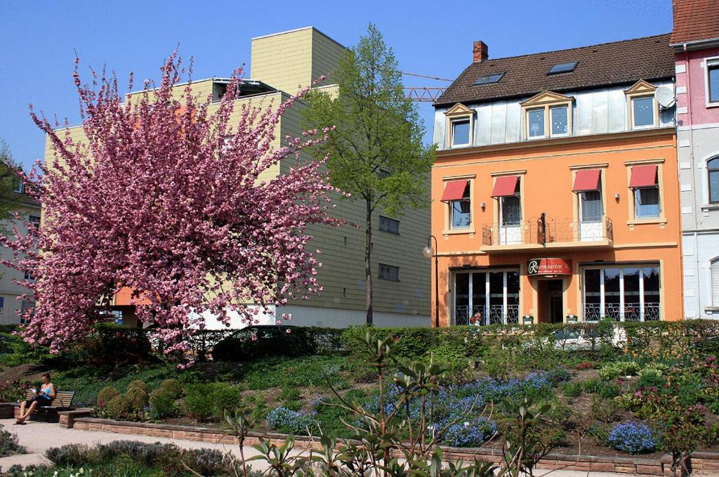 Kehl House | Rosengarten