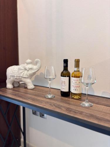 Vathi Apartment | Roses House