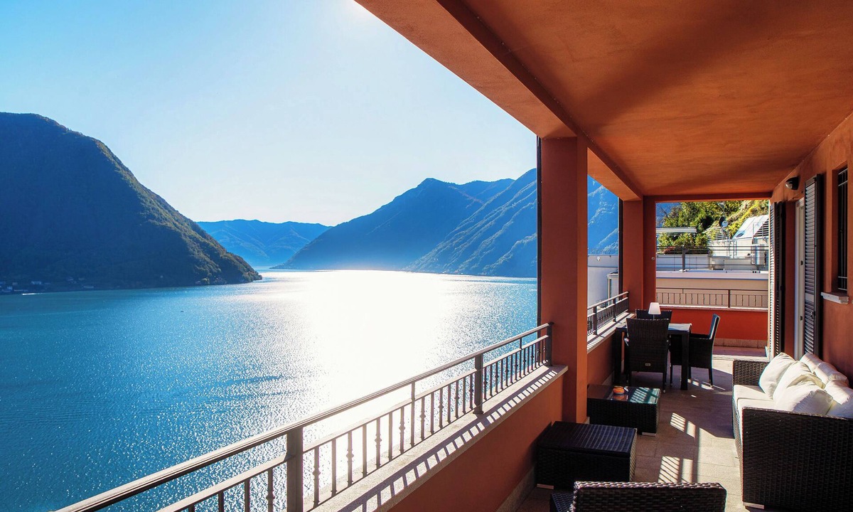 Colonno Apartment | Rosso Sunset
