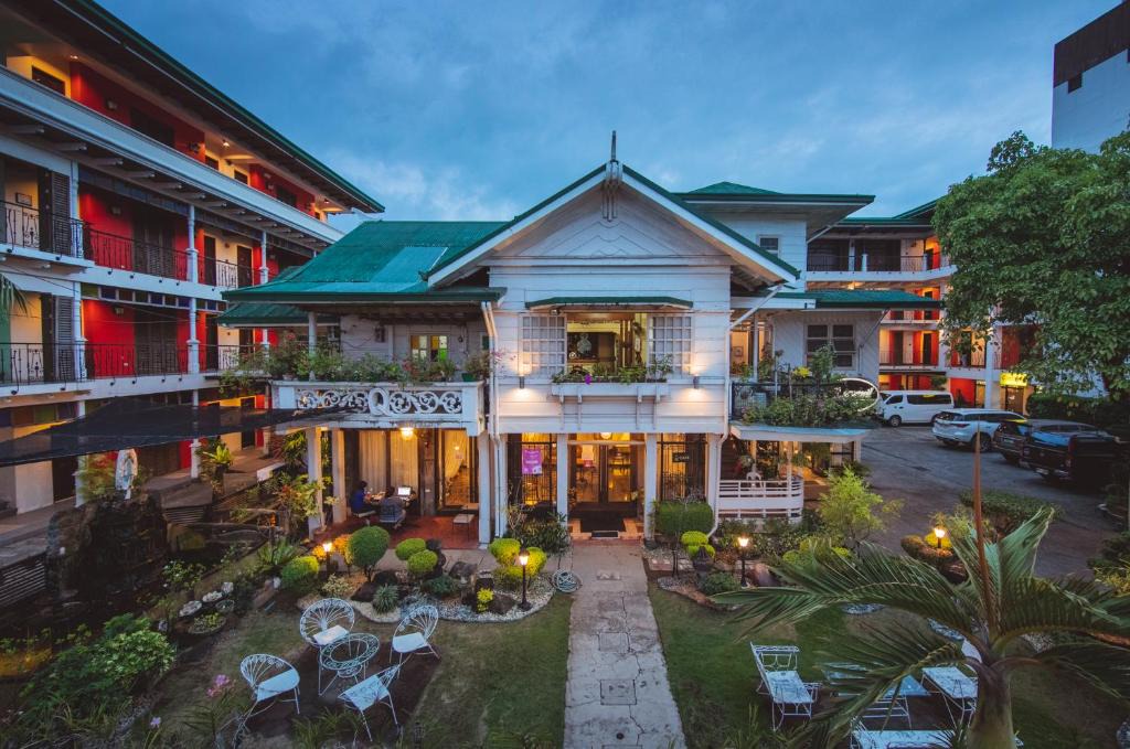 Downtown Tacloban Hotel | Rosvenil Hotel
