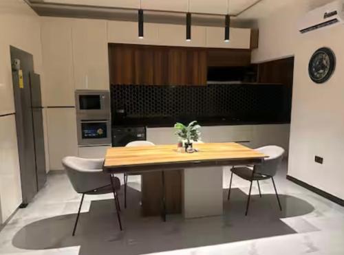 Winneba Apartment | Rouge Villa