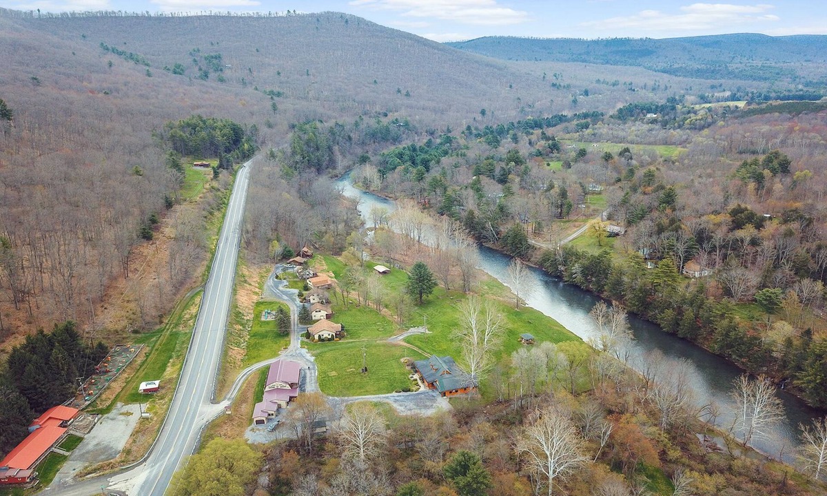 Sabinsville Cabin | Rough Cut Lodge - Birch Cabin