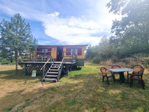 Ambierle House | Roulotte pittoresque 4 pers avec animaux admis, draps et ménage inclus - FR-1-496-308
