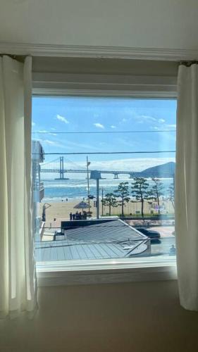 Suyeong-Gu Apartment | Rousey