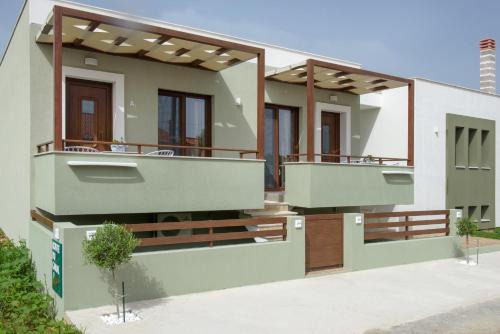 Nea Rodha House | ROUTE DU CANAL