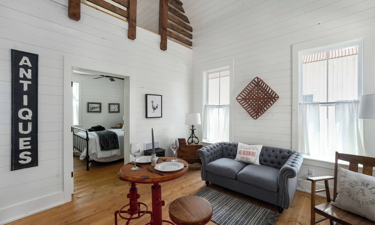 Driftwood Cabin | Row Home - Standard Cabin I