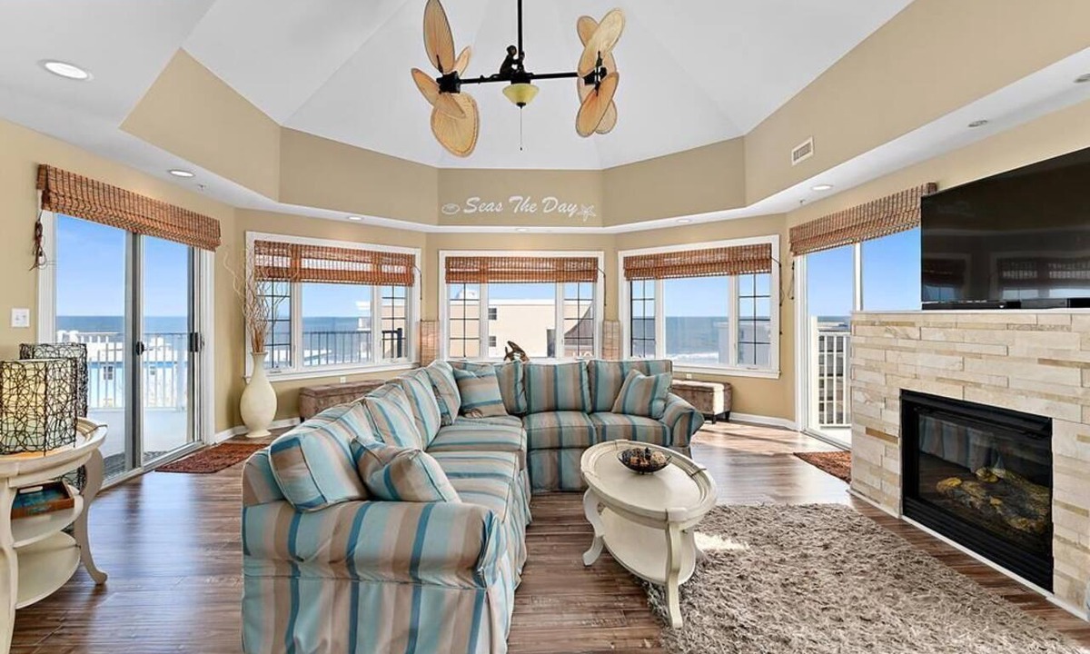 Midtown Ocean City Condo | Royal Beach 401 - 1of a kind luxury 4 br penthouse with pool.