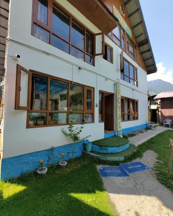 Laripora House | Royal Guest House
