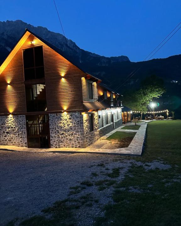 Shale House | Royal Land
