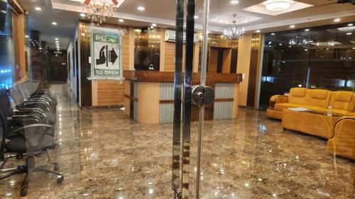 Kizhakkupuram Hotel | Royal View Residency
