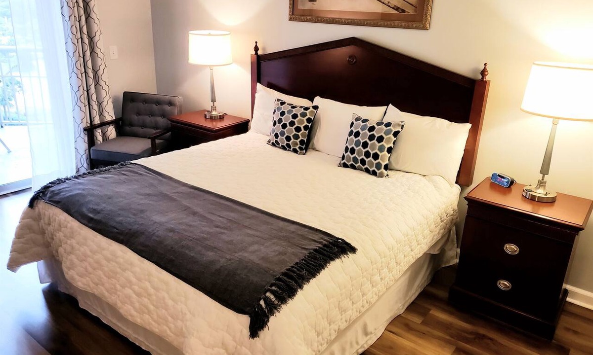 Arcadian Shores Apartment | Royale Palms 602H Oceanview Studio w/Pool & Beach